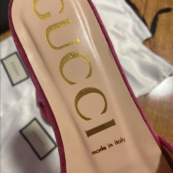 GUCCI PINK VELVET CRYSTAL G LOGO SANDALS - Picture 3 of 7